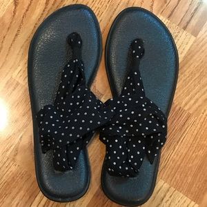 Sanuk yoga mat sandals
